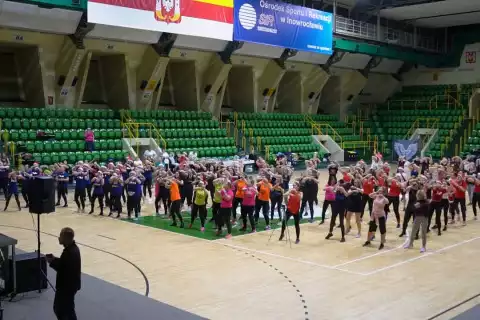 Charytatywny maraton zumby i fitnessu